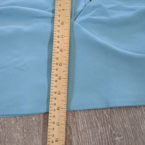 NWT Abercrombie & Fitch Crop Tank Top Women's Large Blue Assemetrical Summer - Picture 6 of 7